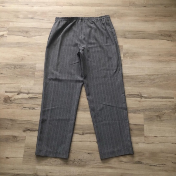 Vintage Women's Gray Straight Leg Pants - Picture 7 of 7